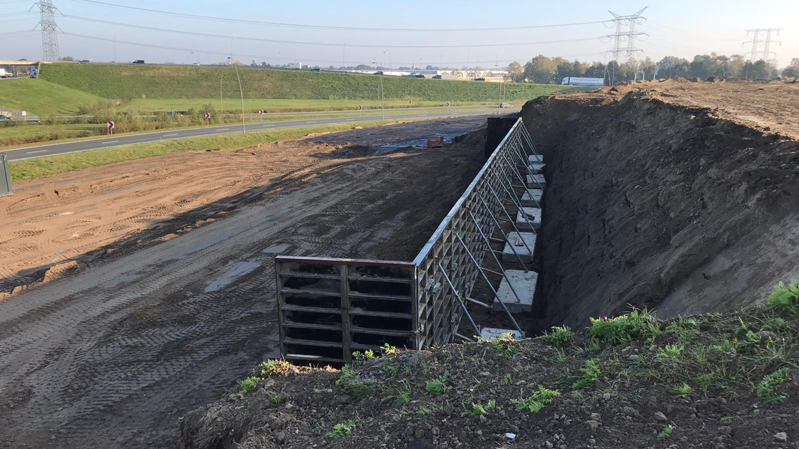Werkgebied Plateau Blixembosch met een stelling in het zand