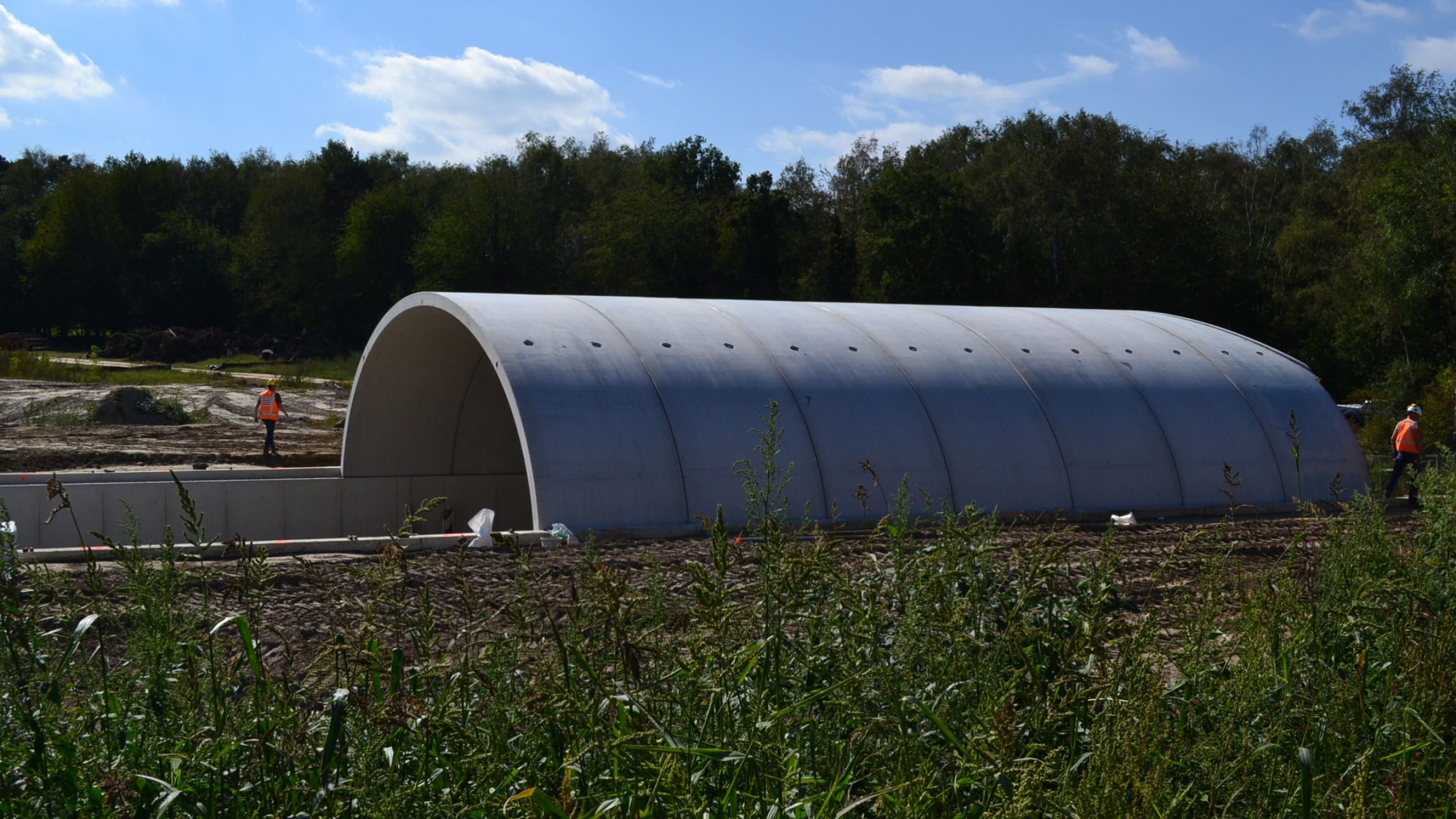 Ecoduct in aanbouw door Ploegam